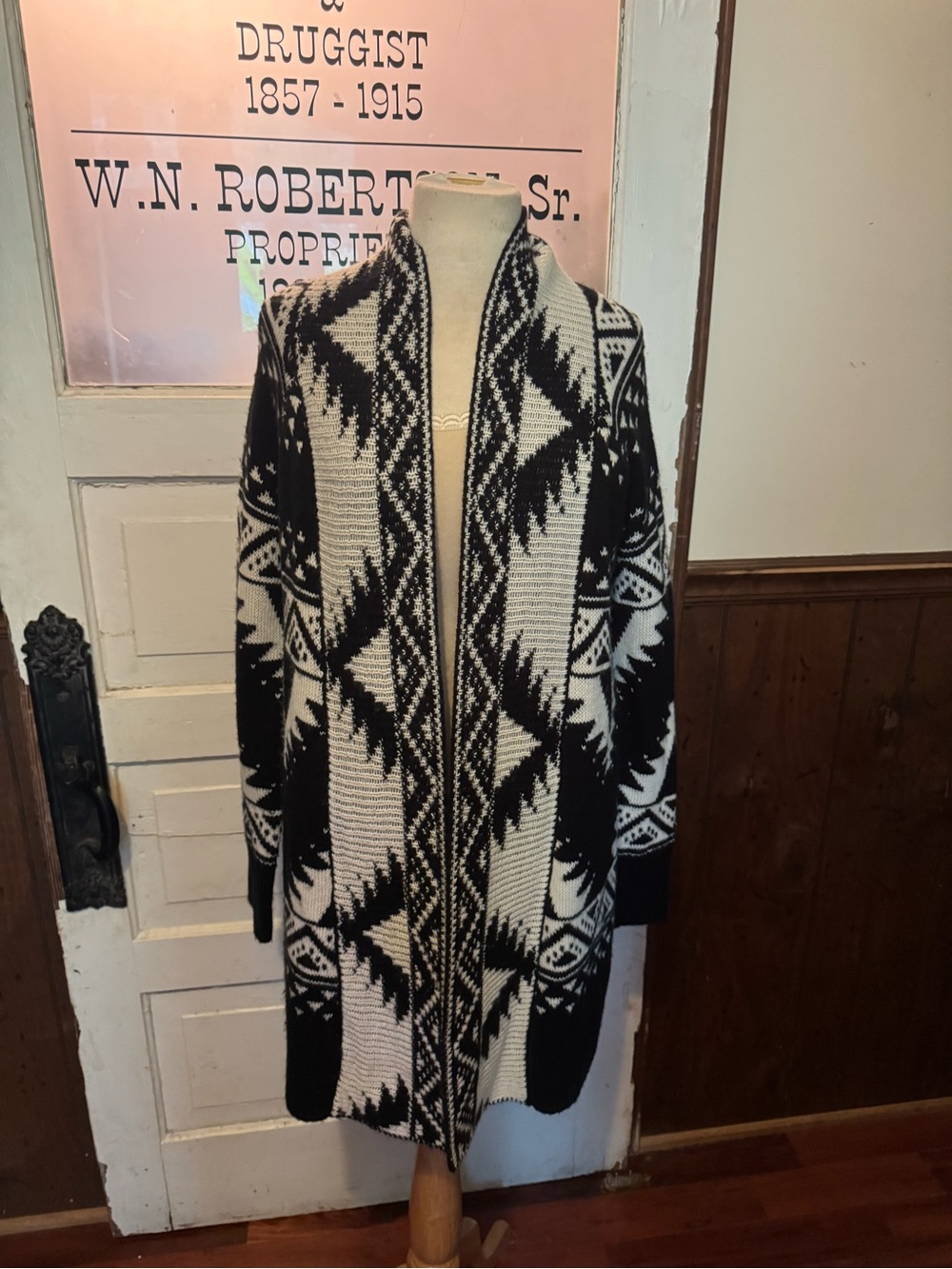 Caslon Black & White Geometric Open-Front Cardigan